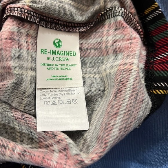 J.Crew Factory Girls Sz 8 Black Red Holiday Plaid printed turtleneck - Picture 3 of 4